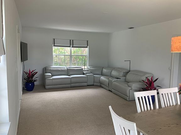 3rd image of 134 Peruvian Ave APT 201