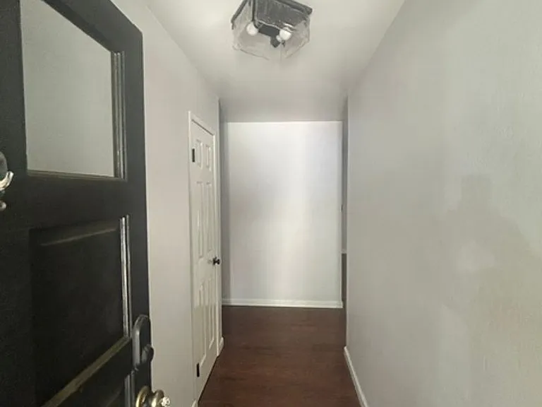 1331 W Mary Ct — Photo 4