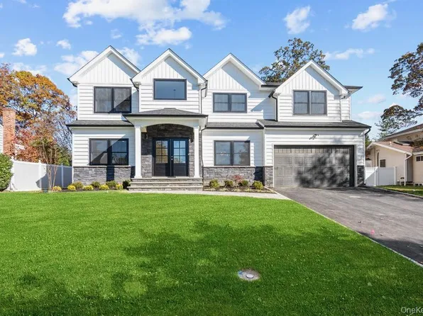 7 Otsego Pl, Jericho, NY 11753