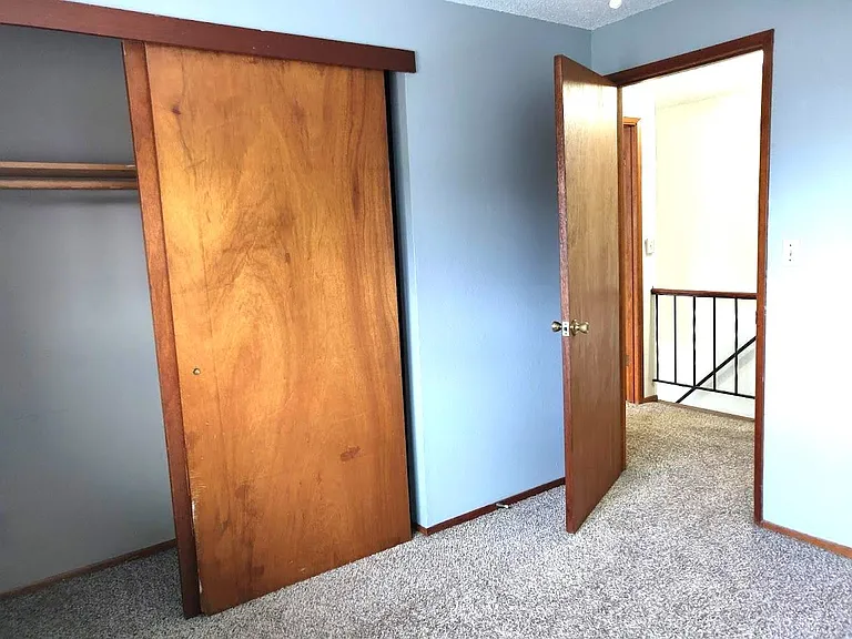 1695 NW Division St #6 — Photo 15