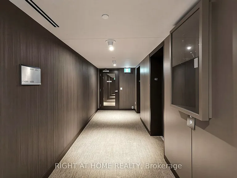 448 Burnhamthorpe Rd W #6210 — Photo 35