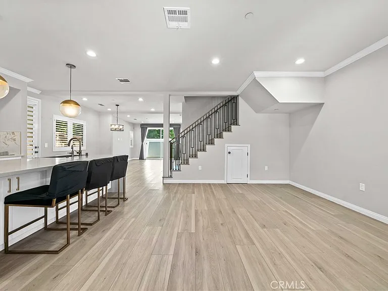 314 S Moore #B — Photo 7