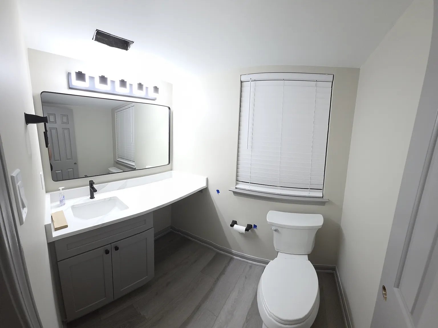 2 bed, 1.5 bath, 1340 sqft, $2,700 — Photo 4
