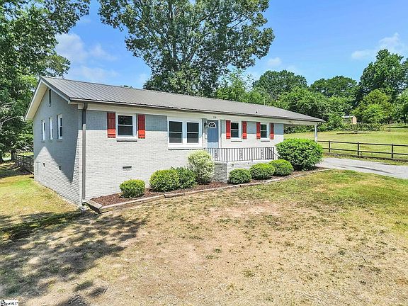 2nd image of 116 Valley Dr