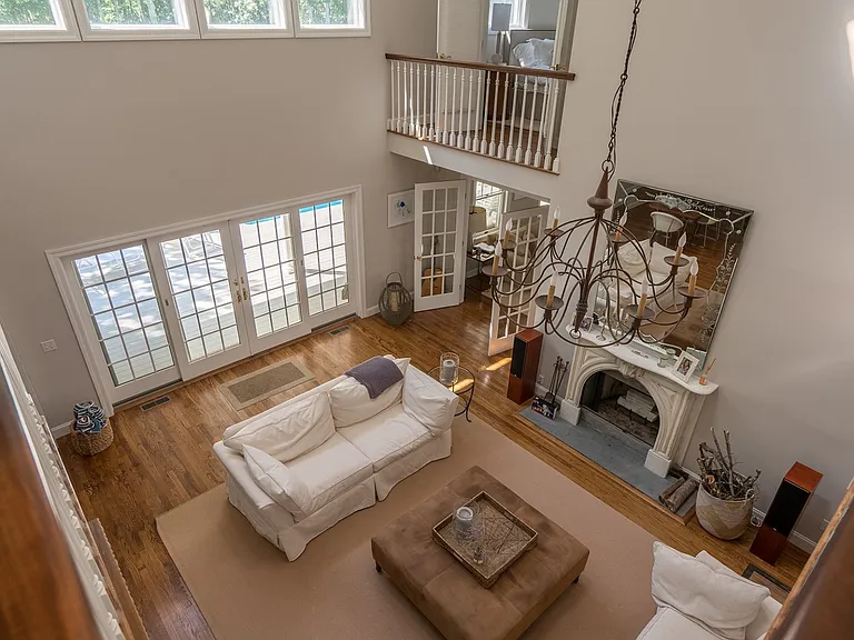 39 Fresh Pond Rd — Photo 5