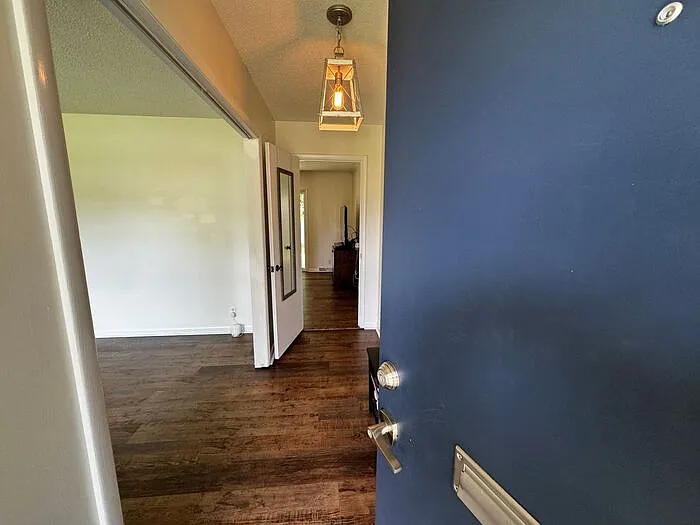 4 bed, 2.0 bath, 1600 sqft, $1,995 — Photo 4