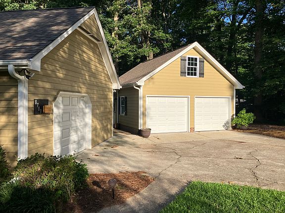 3rd image of 8709 Kenilworth Dr