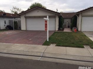 1323 Spruce Ln, Manteca, CA 95336