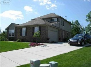 5185 Northwood Rd, Grand Blanc, MI 48439