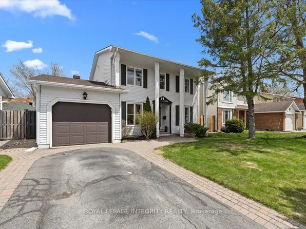 1122 Saint Germain Cres, Ottawa, ON K1C 2L8