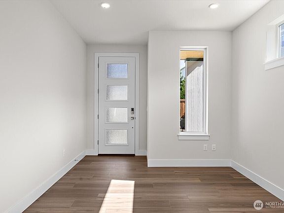 3rd image of 17921 Sunset Road