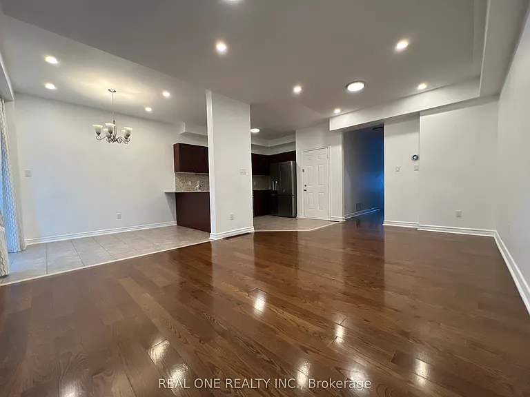 53 Hammersly Blvd — Photo 4