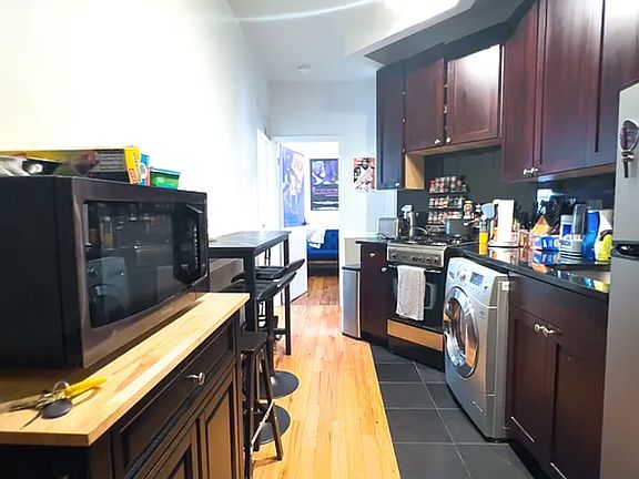 2nd image of 98 Thompson St APT 37