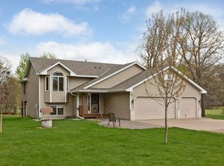 32425 Goldenrod St NW, Cambridge, MN 55008