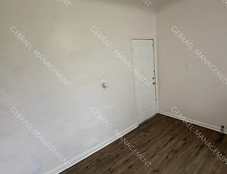 1303 Root St #1 — Photo 5