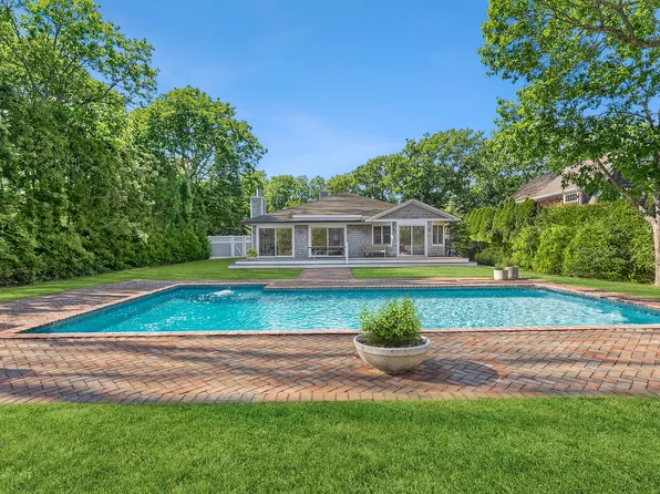 122 Beach Rd, Westhampton Beach, NY 11978