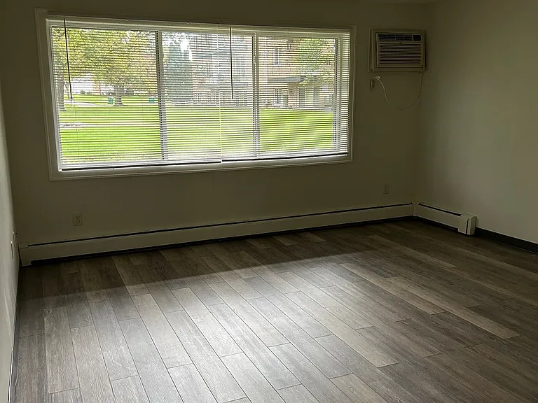 Tradewinds Apartments — Photo 44
