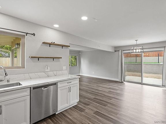 3rd image of 1114 Hackamore Rd