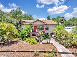 1202 E Oakwood St, Tarpon Springs, FL 34689