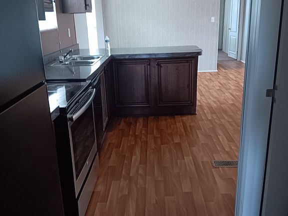 Kitchen/Washroom Area