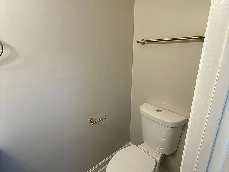 5853 Suitland Rd — Photo 12