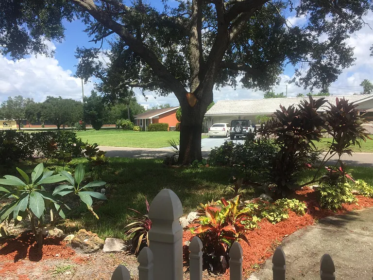 6390 Hampton Dr N — Photo 27
