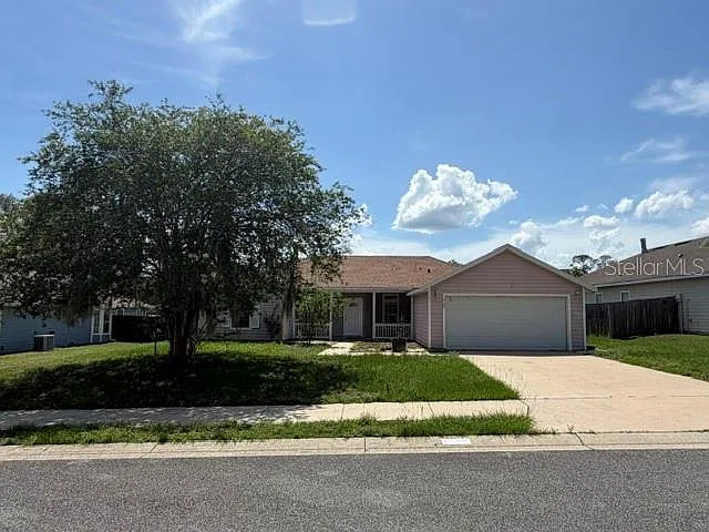 3 bed, 2.0 bath, 1696 sqft, $1,995 — Photo 1