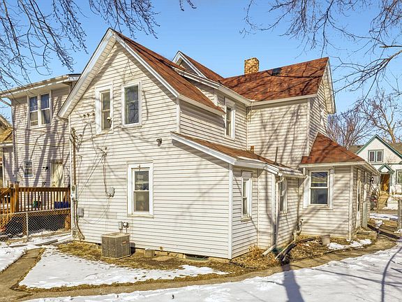 3rd image of 748 Case Ave E