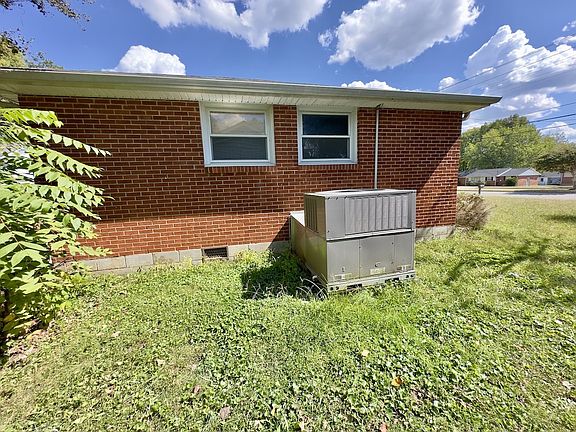 5th image of 1306 W Northfield Blvd