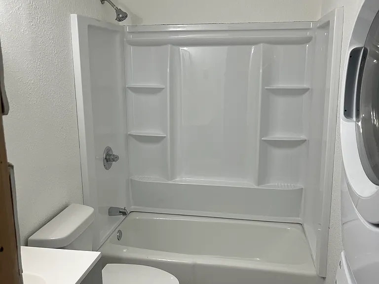 408 E Poos Dr #B — Photo 3