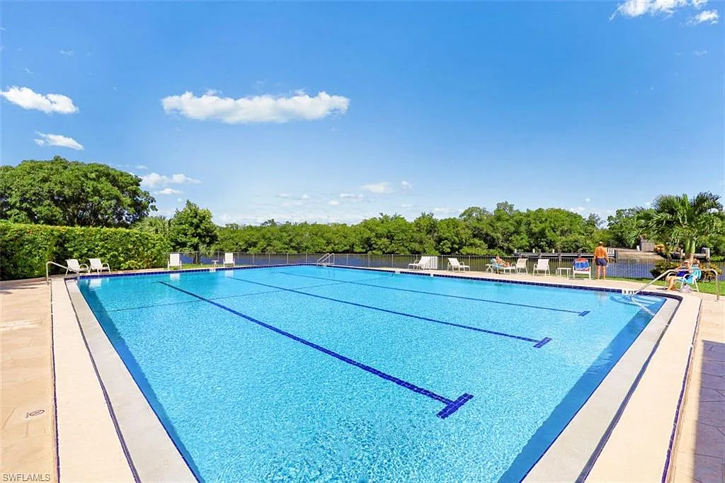 2 bed, 2.0 bath, 1493 sqft, $6,500 — Photo 2