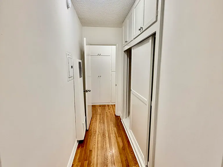 956 Wilcox Avenue — Photo 49