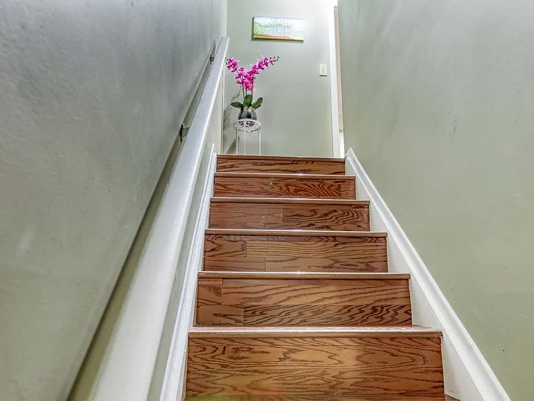 79 David Brearly Ct — Photo 2