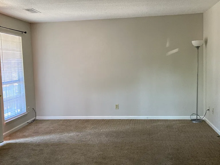 136D Angela Dr #136-D — Photo 8