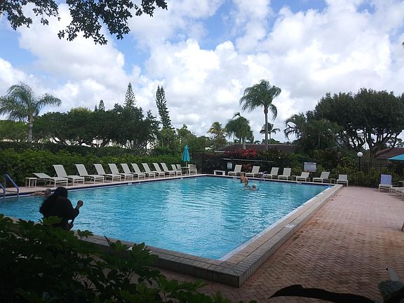 5th image of 3000 N Palm Aire Dr APT 203
