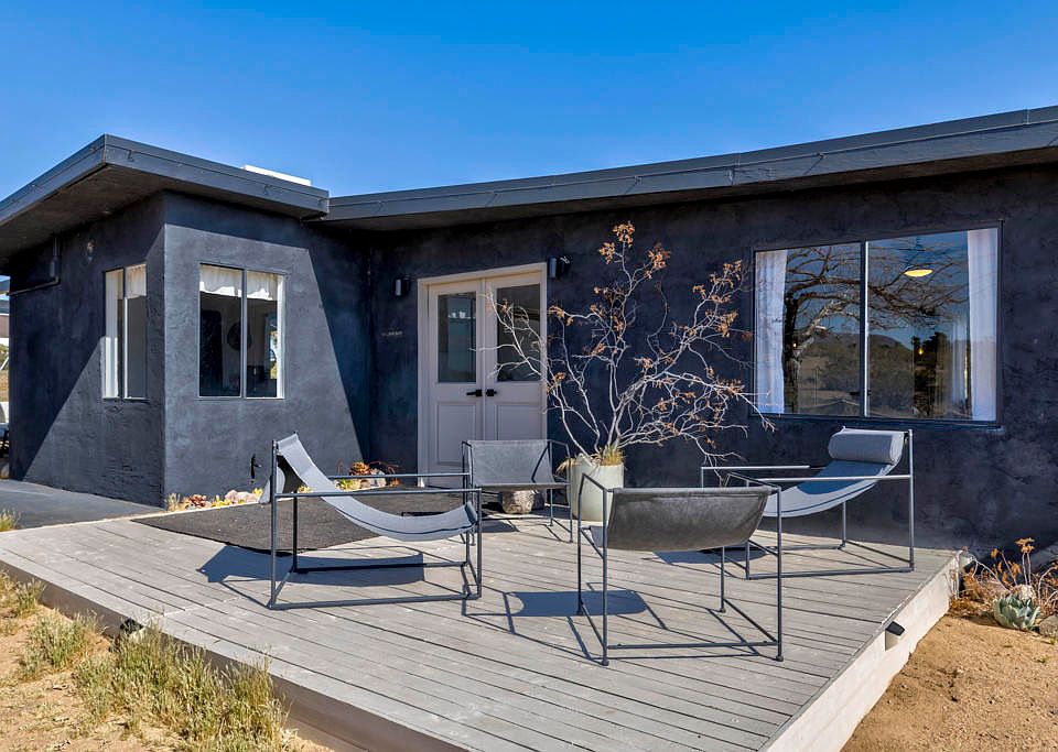 1st image of 330 Delgada Ave