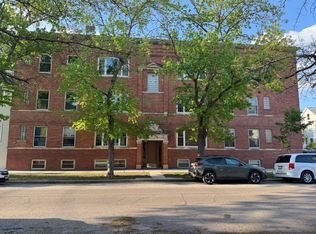 2206 W School St APT 3W, Chicago, IL 60618