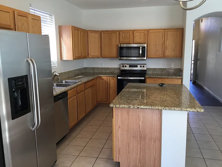 1391 Peppoli Loop SE — Photo 2