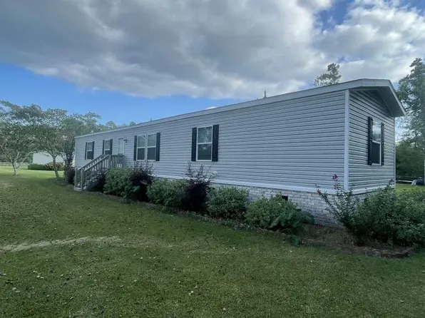 443 Sycamore Drive, Burgaw, NC 28425