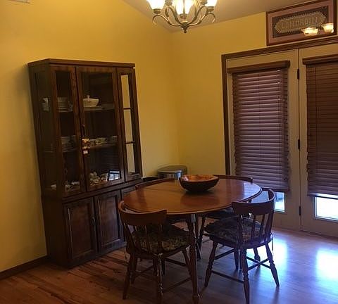 5th image of 902 E Sandalwood Cir