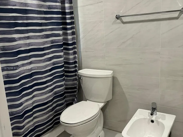 5650 W 26th Ct — Photo 8