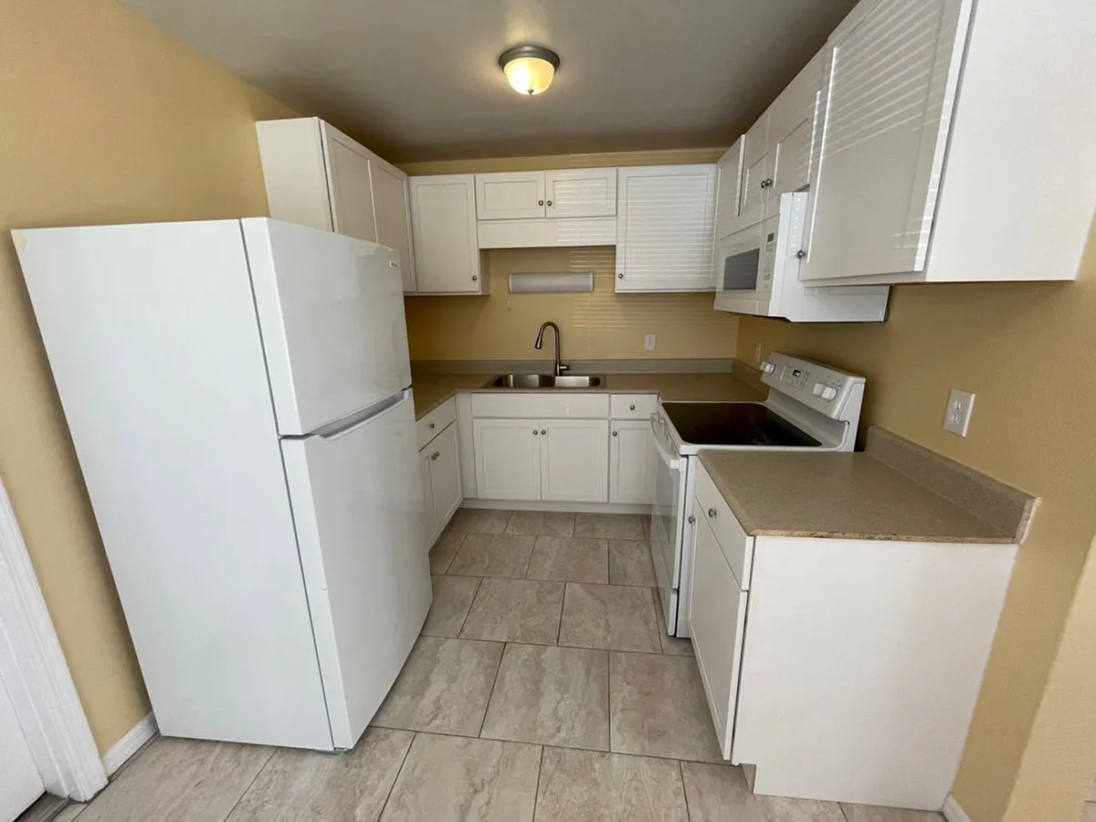 Building Photo - 3709 Needles Dr