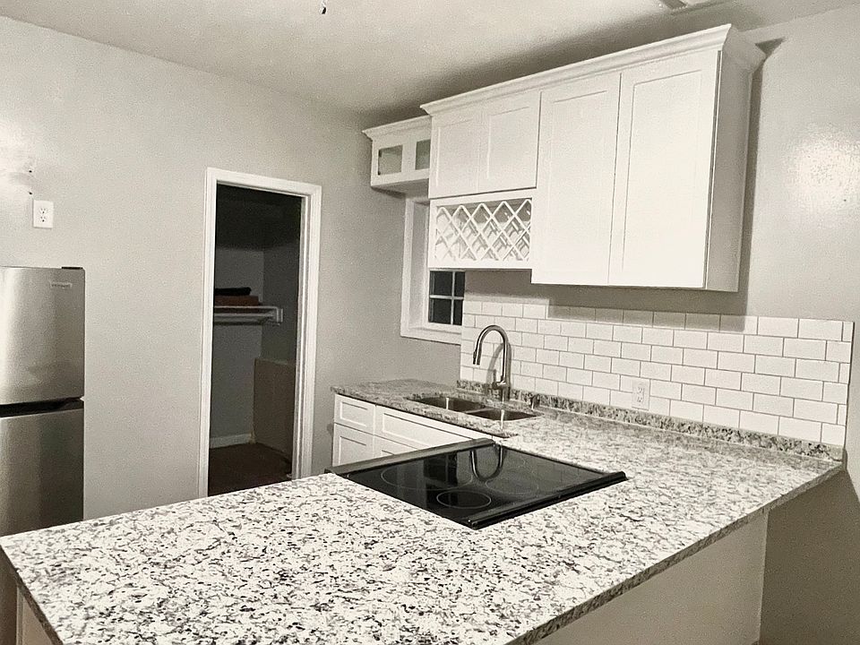 1st image of 2259 Cameo Ct #B