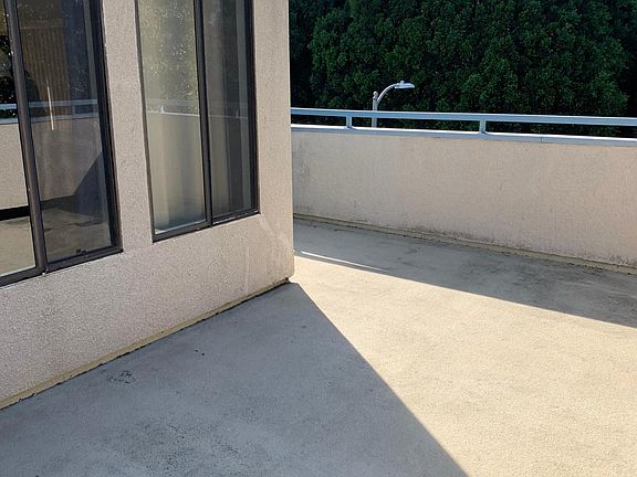 5th image of 2572 S Centinela Ave APT 1