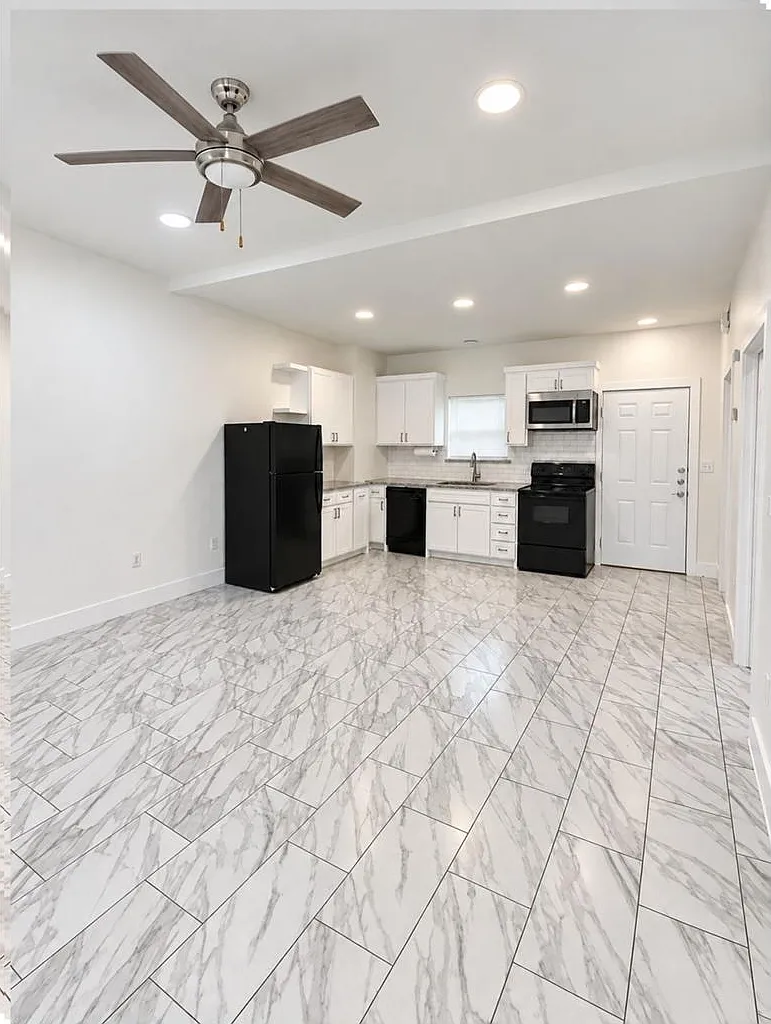 1 bed, 1.0 bath, 1025 sqft, $1,495 — Photo 2