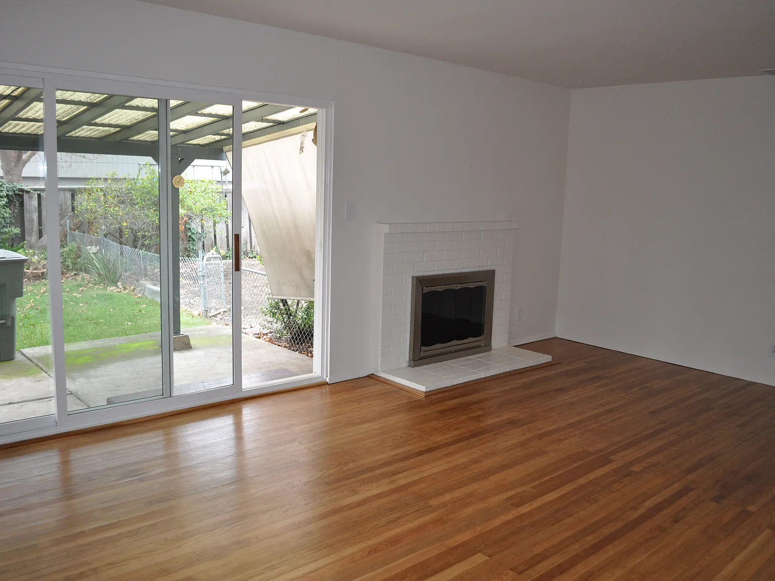3 bed, 1240 sqft, $3,950 — Photo 1