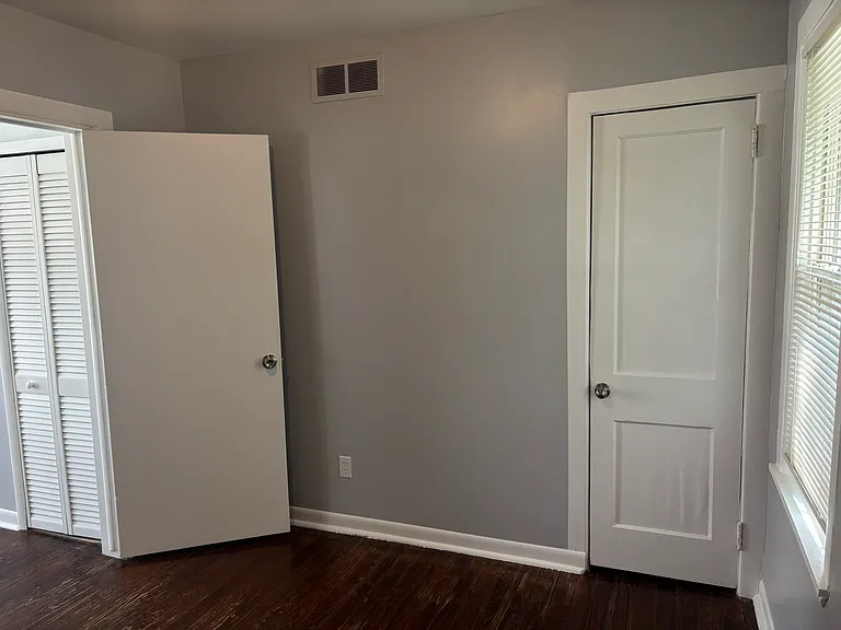 22441 Ridgeway St — Photo 24