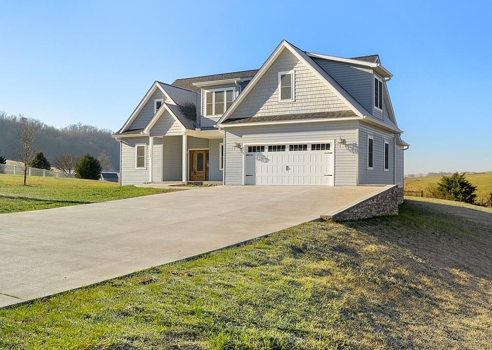 1st image of 19230 Trotters Ln