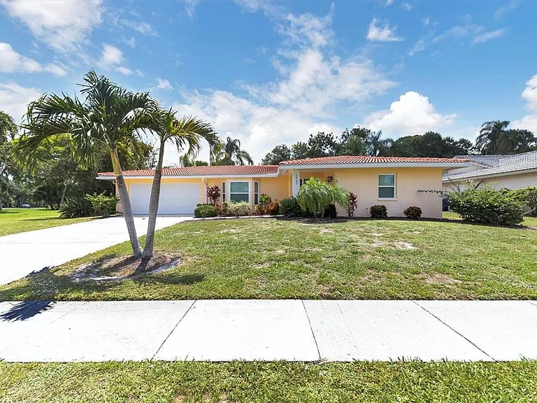 2943 Tuckerstown Dr — Photo 4