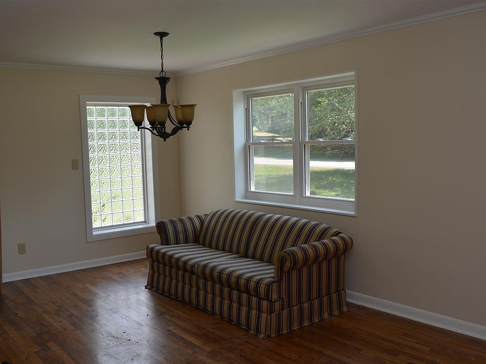 2nd image of 570 Harpeth Bend Dr